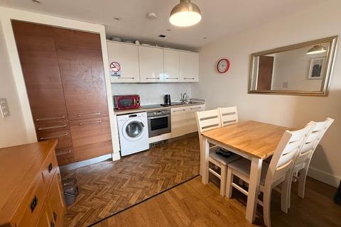 2 bedroom apartment to rent, Falcon Drive, Cardiff, CF10