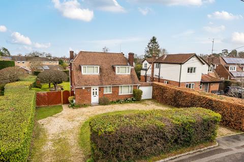 4 bedroom detached house for sale, School Lane, Reading RG7