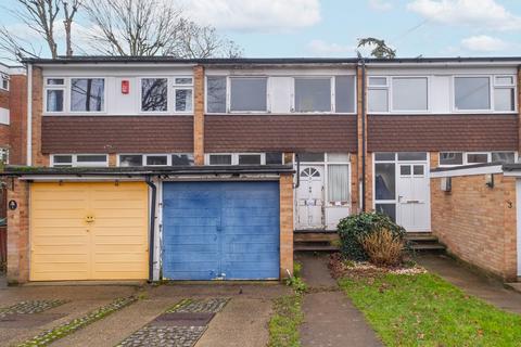 Edward Close, Hampton, TW12