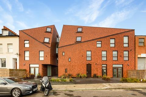 undefined, Beadnell Road London SE23