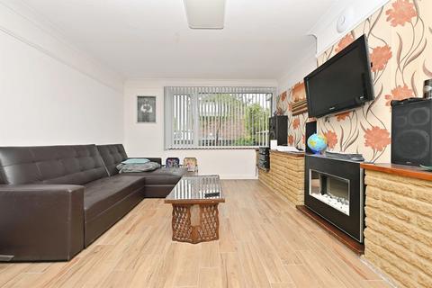 3 bedroom terraced house for sale, Colne Way, Hemel Hempstead