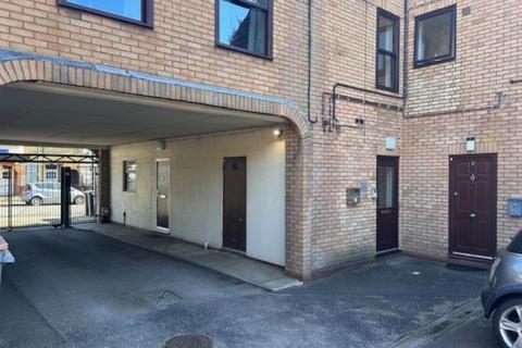2 bedroom flat to rent, East Barnet Road Barnet, Herts