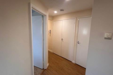 2 bedroom flat to rent, East Barnet Road Barnet, Herts