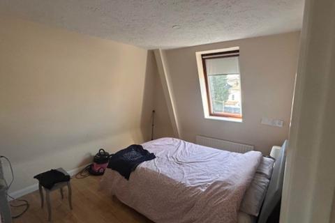 2 bedroom flat to rent, East Barnet Road Barnet, Herts