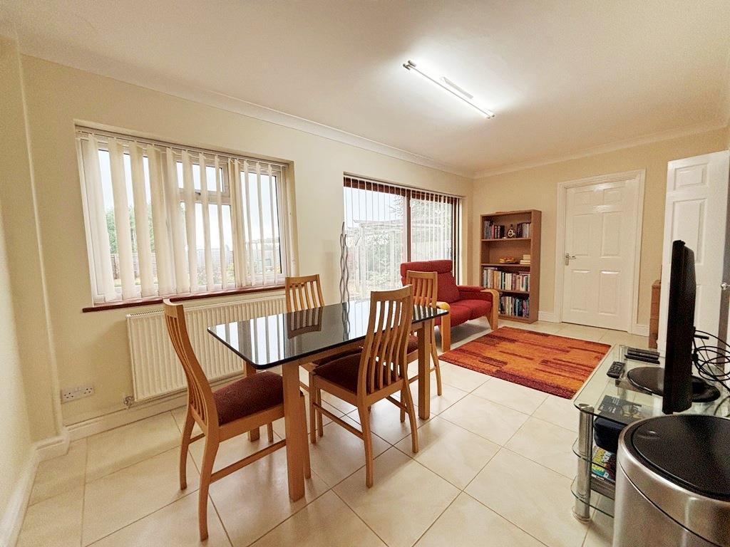 Dining Area.JPG