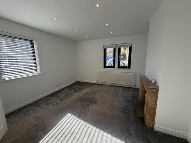 Lounge 3.jpg