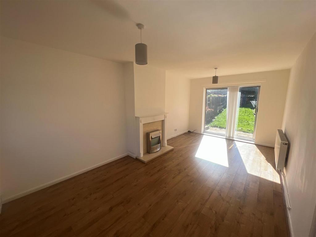 Living room photo 1.jpg