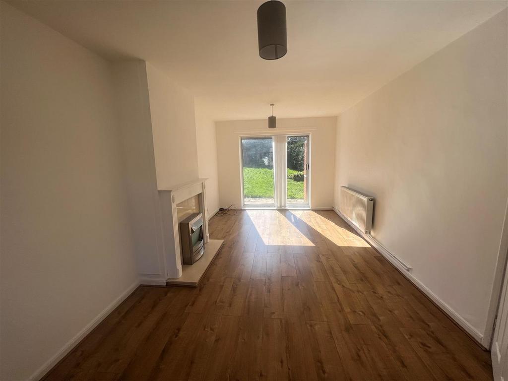 Living room 2 photo.jpg