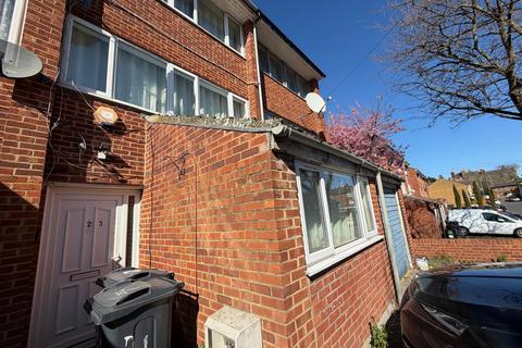 undefined, London SE25