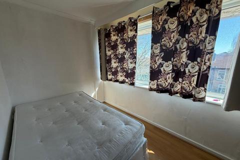 undefined, London SE25