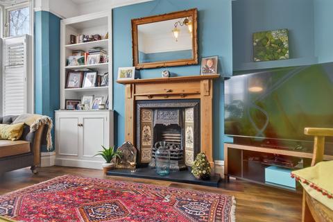 4 bedroom terraced house for sale, Hawthorn Road, Kettering, NN15