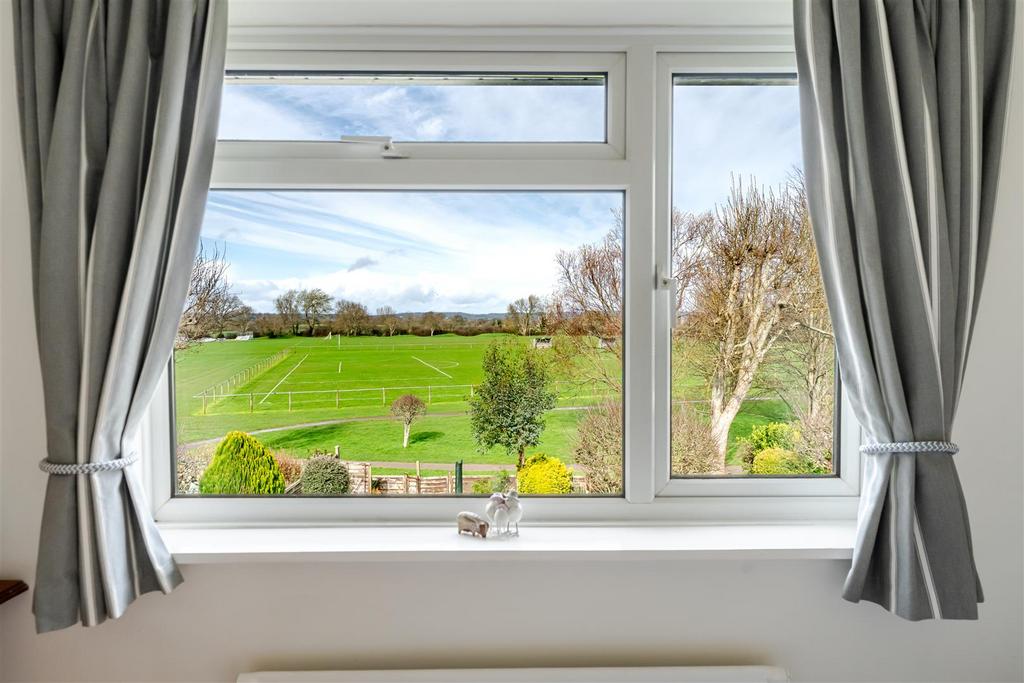 20 Stowey Rd Yatton BS49 4 HX 3.jpg