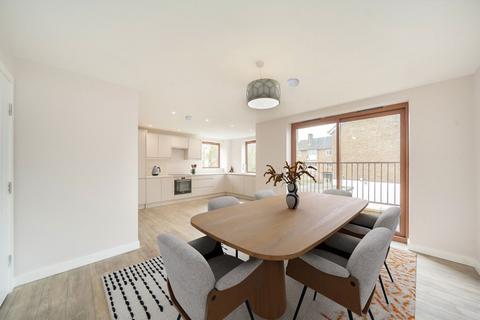 undefined, Russell Road, Mitcham CR4