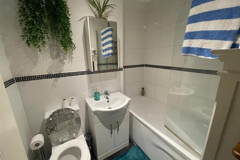 1 bedroom apartment to rent, Maplin Park, Langley, Berkshire