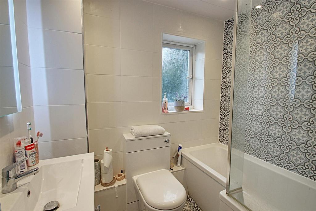 Family Bathroom.jpg
