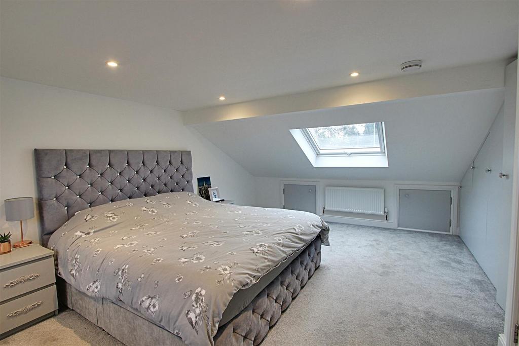 Main Bedroom 1.jpg