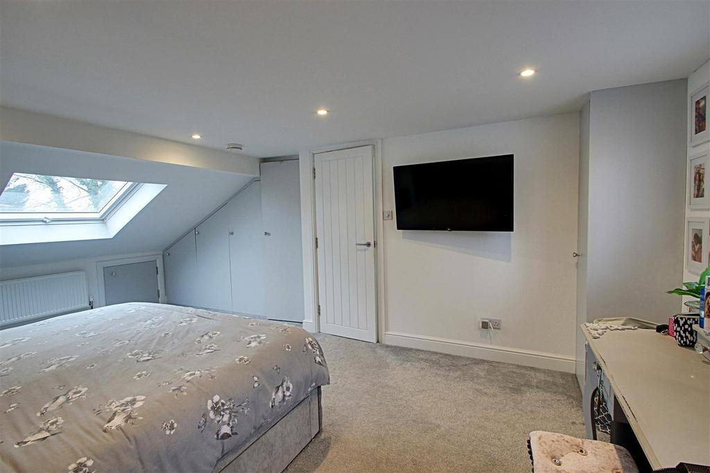 Main Bedroom 2.jpg