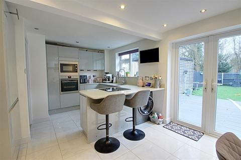 4 bedroom terraced house for sale, Hamilton Road, Hunton Bridge, Kings Langley