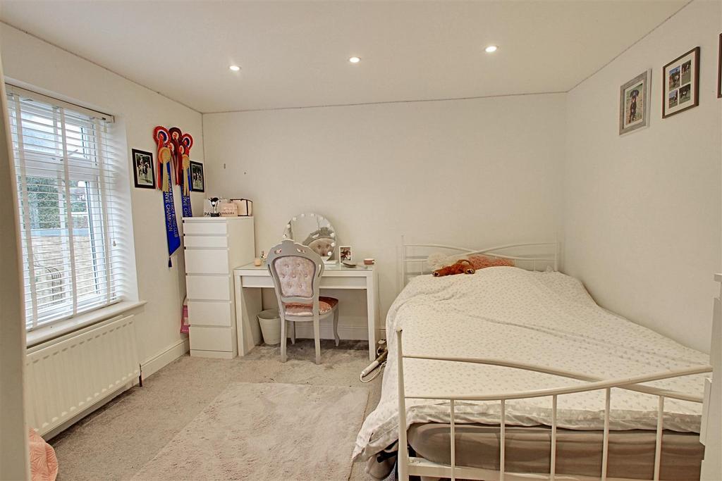 Bedroom 3.jpg