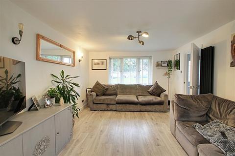 undefined, Hamilton Road, Hunton Bridge, Kings Langley
