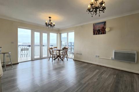 3 bedroom apartment to rent, Clifton Marine Parade, Gravesend, DA11