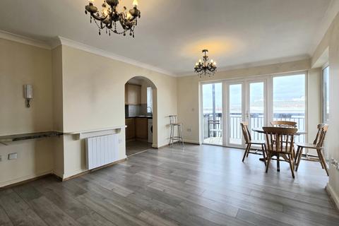 3 bedroom apartment to rent, Clifton Marine Parade, Gravesend, DA11