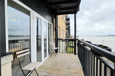 3 bedroom apartment to rent, Clifton Marine Parade, Gravesend, DA11