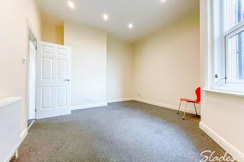 4 bedroom apartment to rent, Seabourne Road , Southbourne , Bournemouth
