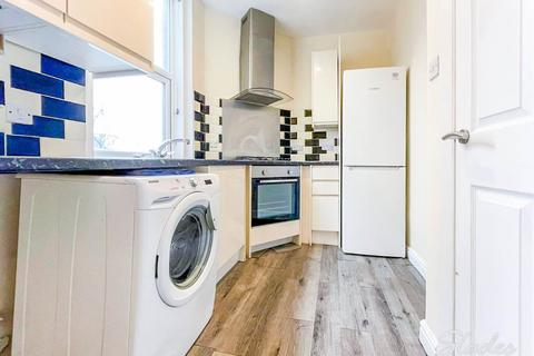 4 bedroom apartment to rent, Seabourne Road , Southbourne , Bournemouth