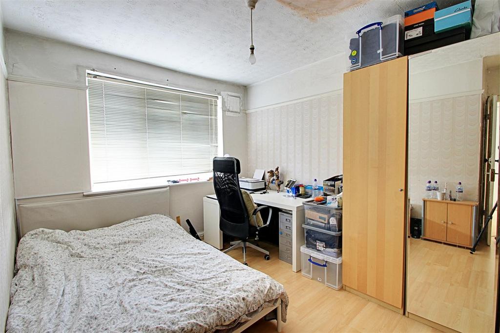 Bedroom 1.jpg