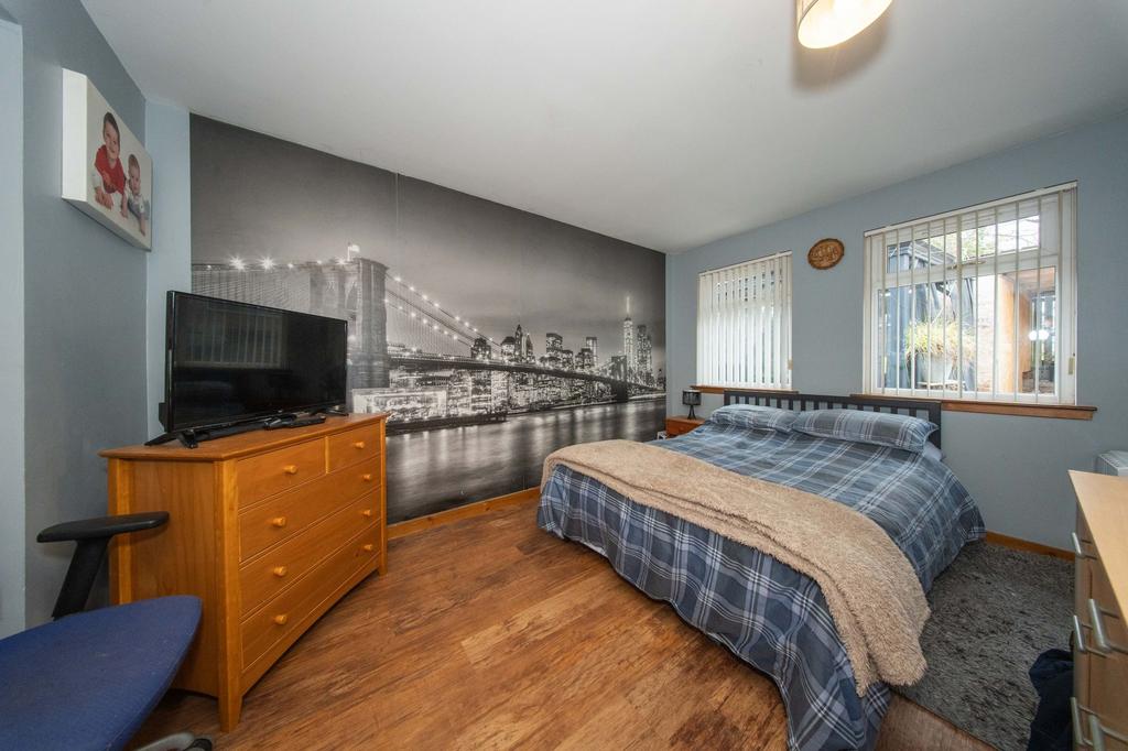 Bedroom/Family Room
