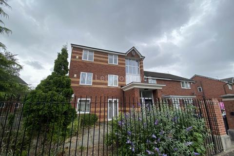 2 bedroom apartment to rent, Chiffon Way, Salford M3