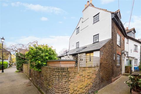 undefined, The Embankment, Twickenham
