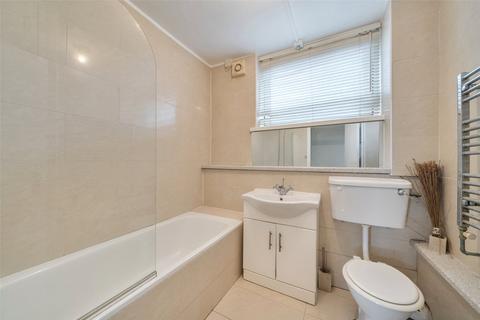1 bedroom apartment for sale, Alexandra Walk, London