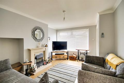 2 bedroom end of terrace house for sale, The Martlets, Sompting, Lancing, West Sussex, BN15 9SS