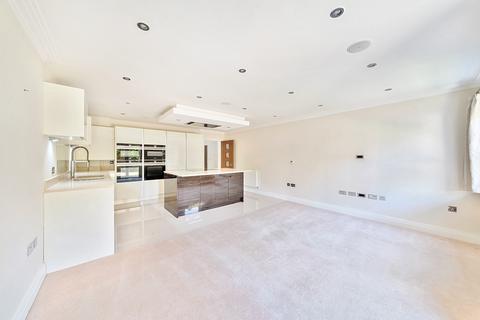 3 bedroom flat for sale, Victoria Close, Rickmansworth, WD3
