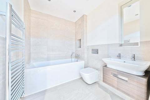 3 bedroom flat for sale, Victoria Close, Rickmansworth, WD3
