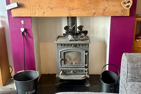 2 bedroom semi-detached house for sale, Lower Edge Road, Lower Edge, Elland