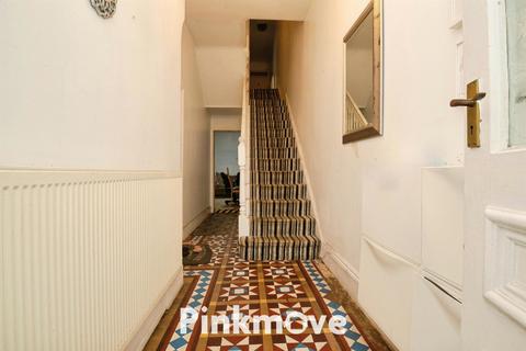 5 bedroom detached house for sale, Risca Road, Newport NP20