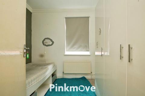 5 bedroom detached house for sale, Risca Road, Newport NP20