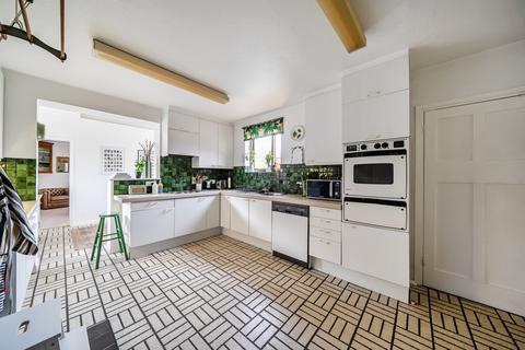 undefined, Churchfields Avenue, Weybridge, KT13
