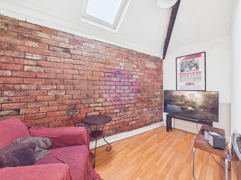 CAM04899 G0-PR0300-STILL004.jpg