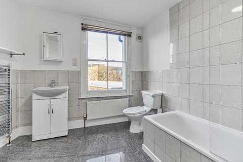 2 bedroom flat to rent, The Pavement, Clapham, London, SW4