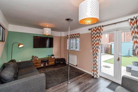 4 bedroom semi-detached house for sale, The Green, Darlaston, Wednesbury, West Midlands, WS10