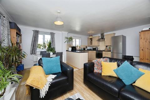 undefined, Swaffer Way, Ashford