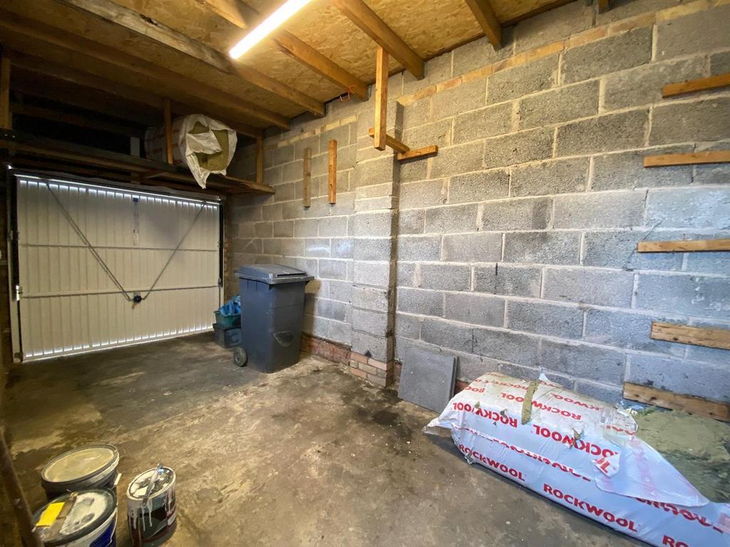 Garage.jpg