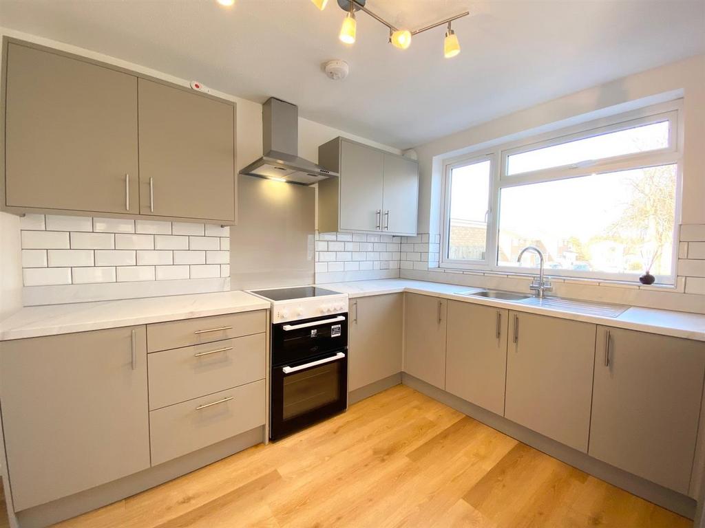 Kitchen 4.jpg