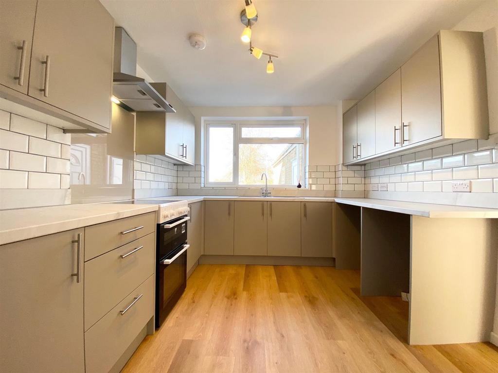 Kitchen 3.jpg