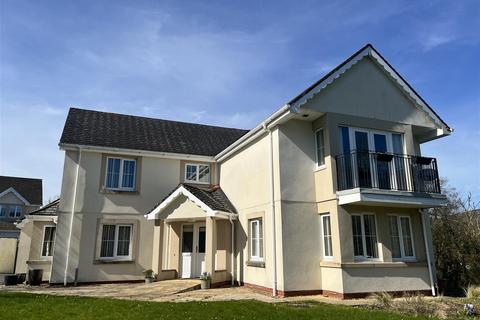 4 bedroom detached house for sale, Hen Felin, Ammanford SA18