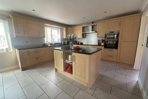 4 bedroom detached house for sale, Hen Felin, Ammanford SA18